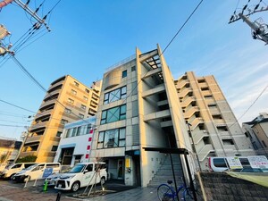 ＭＯＡ　ＣＯＵＲＴ（４０２）
