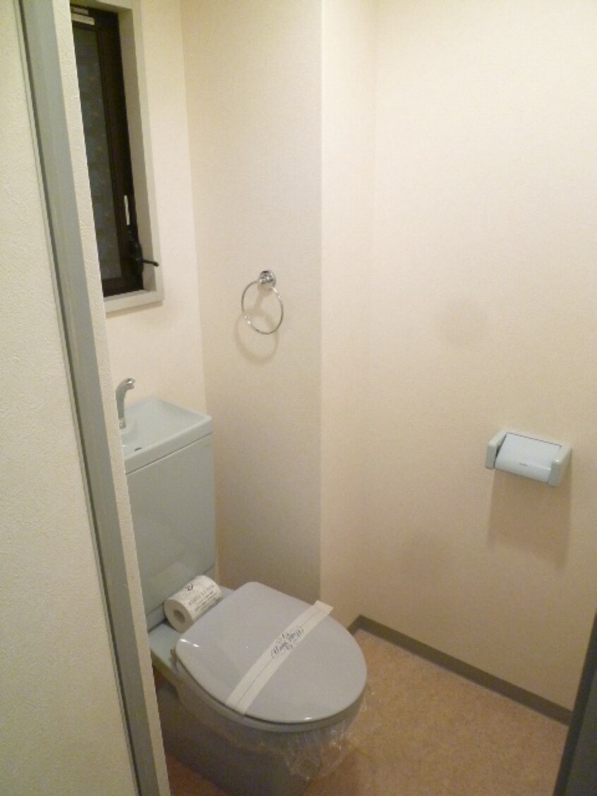 トイレ ファミ－ユ垂水