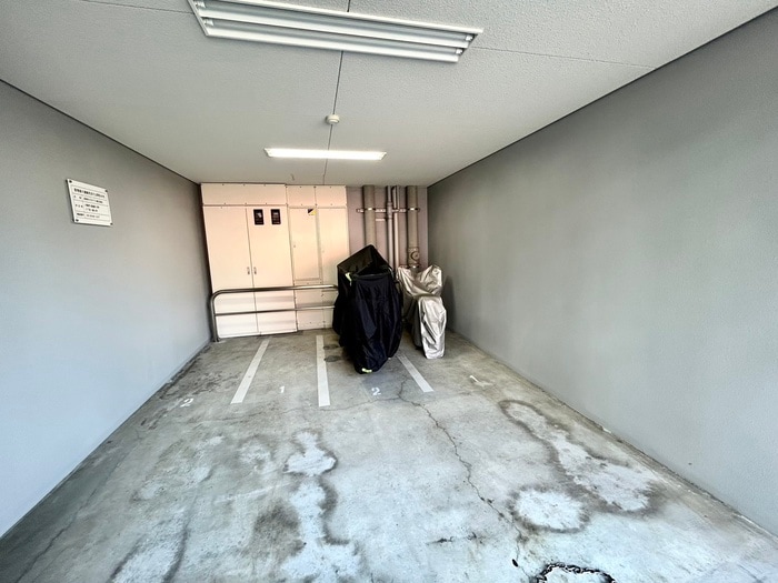 バイク置き場 ＶＩＬＬ　ＢＯＵＱＵＥ湯里