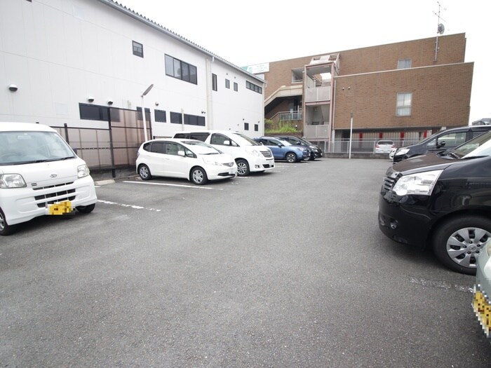 駐車場 サンバレ－桂川