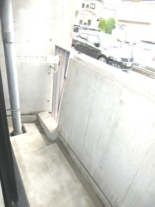 ベランダ・バルコニー ティホス