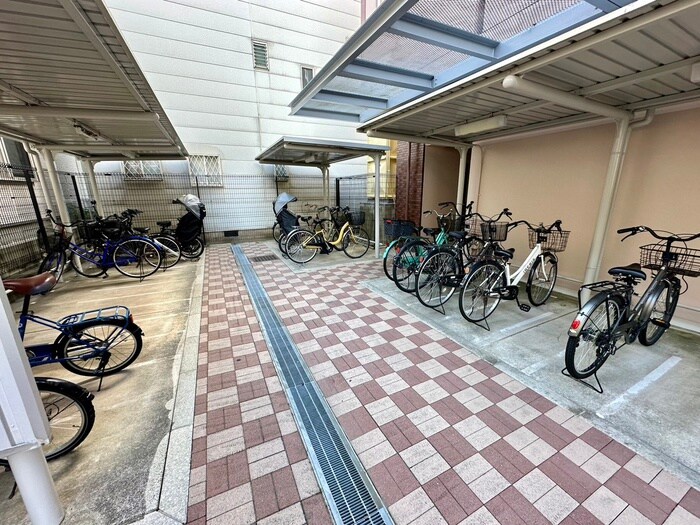駐輪場 エスメラード　ヒコ