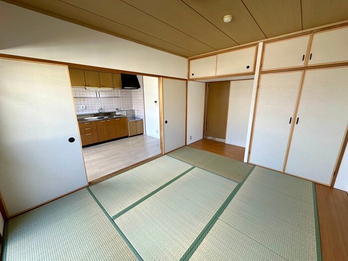 居室 エスメラード　ヒコ