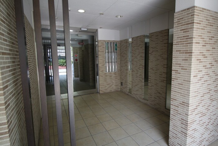 エントランス部分 ヒ－ロ－マンション青木