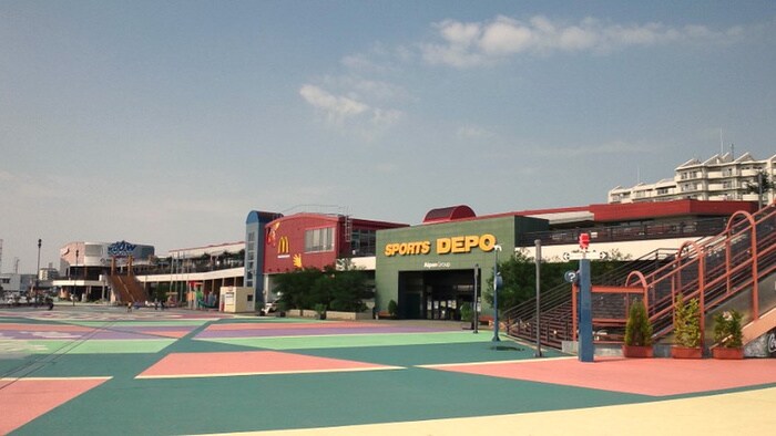 サンシャインワーフ(ショッピングセンター/アウトレットモール)まで420m ヒ－ロ－マンション青木