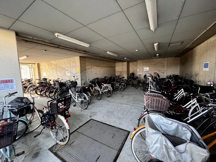 駐輪場 フェルザ住之江公園