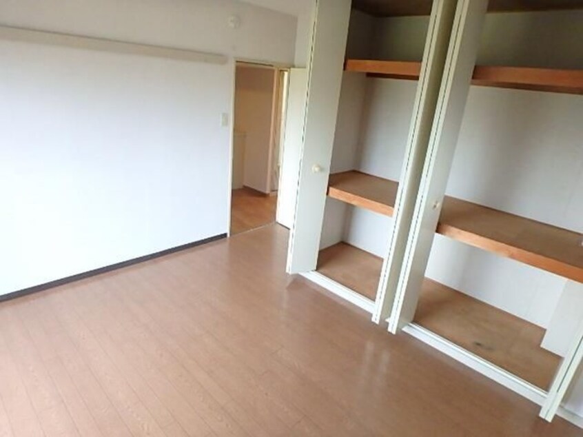 収納 尾勝山ハイツ