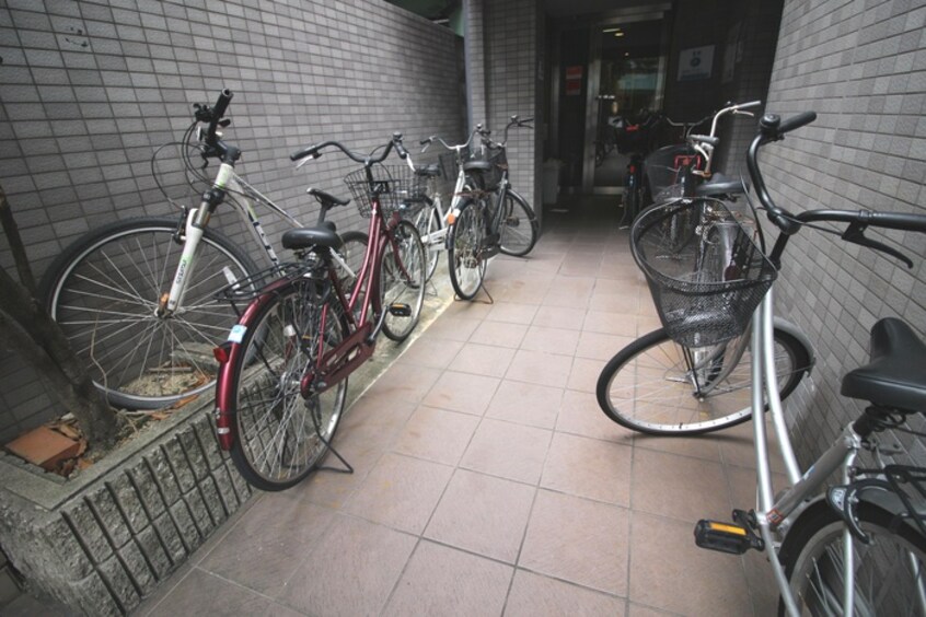 駐輪場 ＩＳハイツ西中島