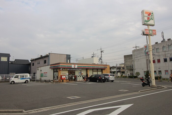 セブンイレブン(コンビニ)まで377m クレセント中もず