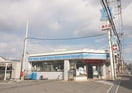 ローソン　松原東新町店(コンビニ)まで50m シャト－高見の里