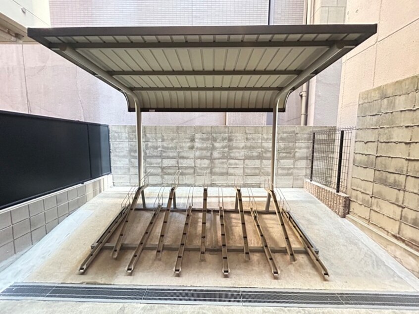 駐輪場 Ａｒｔ　ｄｅ　ｖｉｖｒｅ　四条