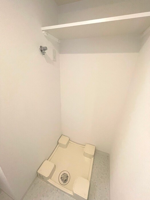 洗濯機置場 ﾌﾟﾚｻﾝｽ新大阪ｲｵﾘｱ(722)