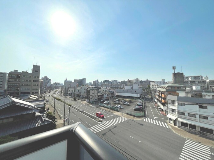 室内からの展望 ﾌﾟﾚｻﾝｽ新大阪ｲｵﾘｱ(722)