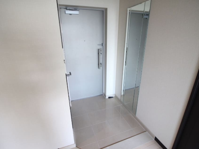 玄関 塚口ガ－デンズマ－ク(212)