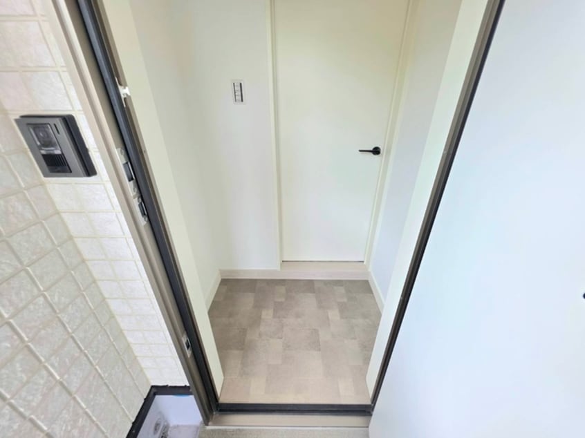 玄関 tenthree神戸須磨