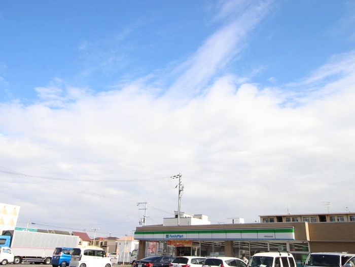 ファミリーマート(コンビニ)まで450m Ｋ　ｓスクエア岸和田北町