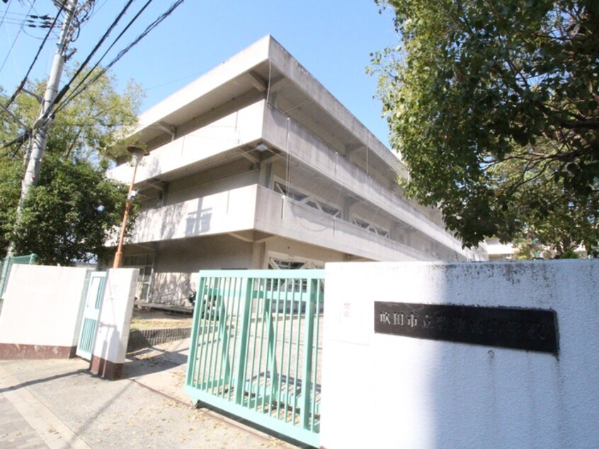 豊津西中学校(中学校/中等教育学校)まで500m BIVIO