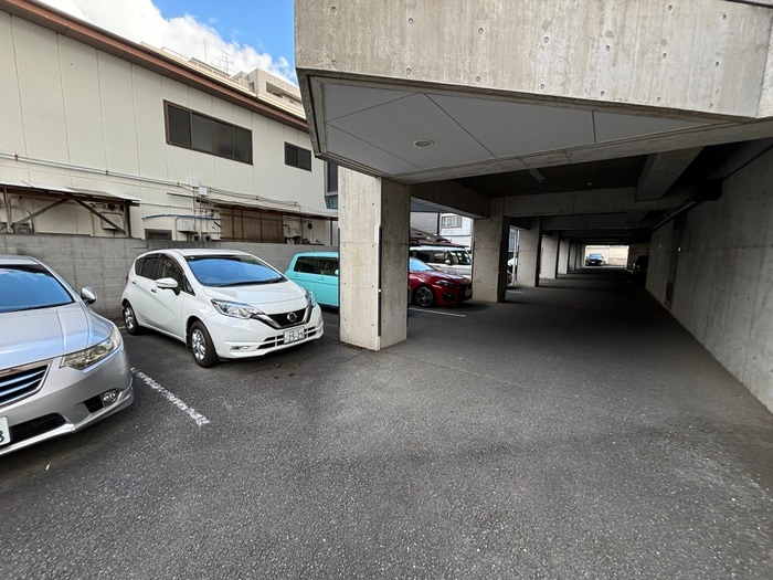 駐車場 ウエストヒルズ