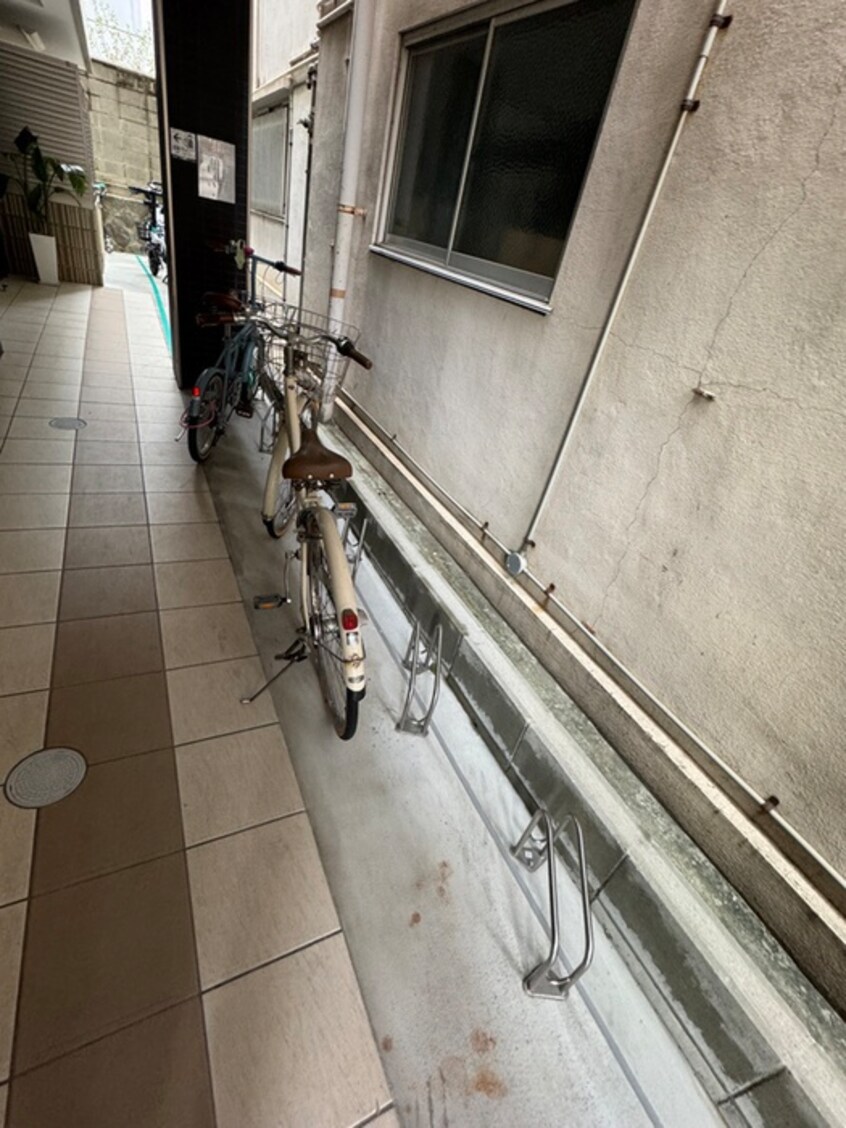 駐輪場 ひまわり八雲