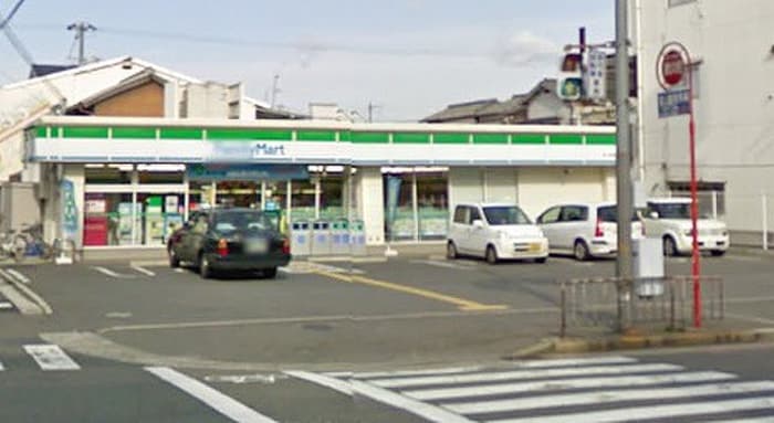 ファミリーマート(コンビニ)まで500m シャトーアヴァンセ