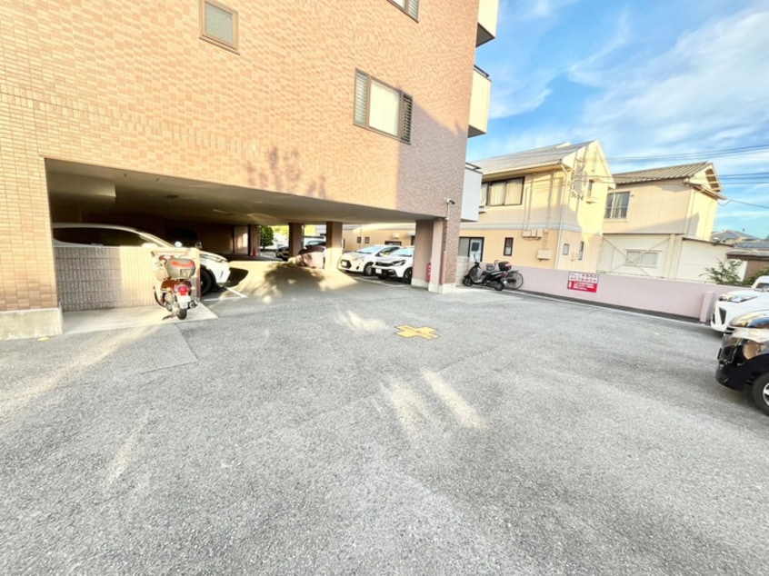 駐車場 コ－ジィコ－ト桜井