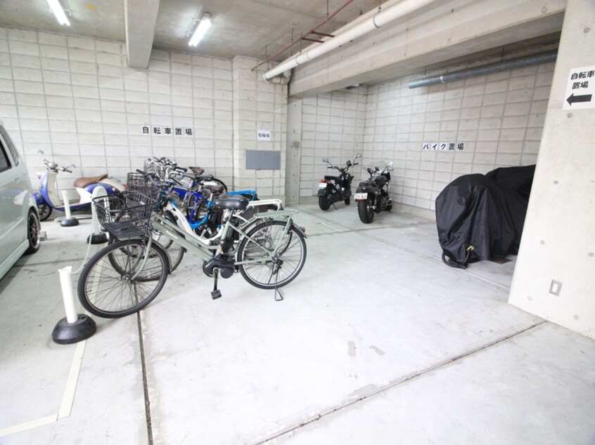 駐輪場 ベルビューレ千里山３番館