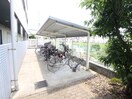 駐輪場 メゾンアズ－ル