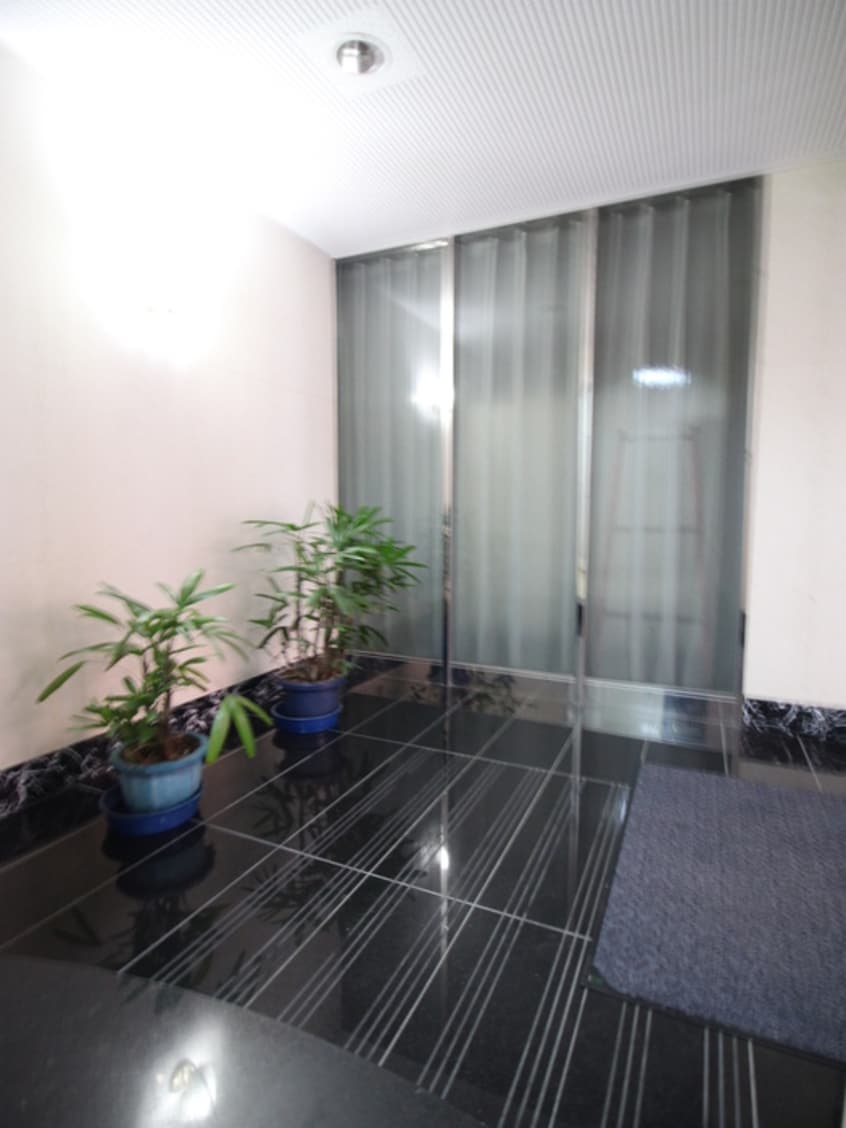 エントランス部分 メゾンベルレーヌ