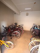 駐輪場 メゾンベルレーヌ