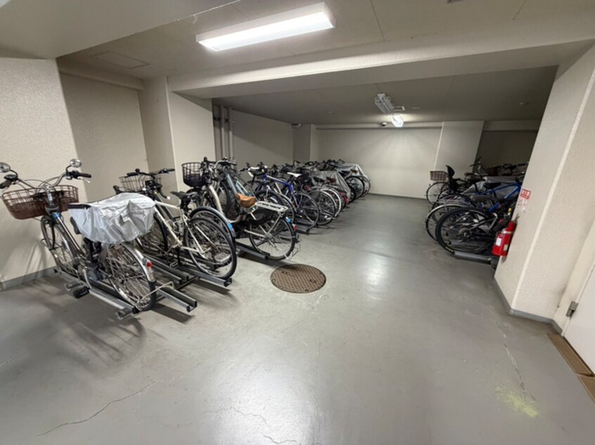 駐輪場 アメニティ山科駅前（605）