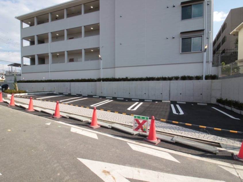 駐車場 エフ　ヒルサイドテラス