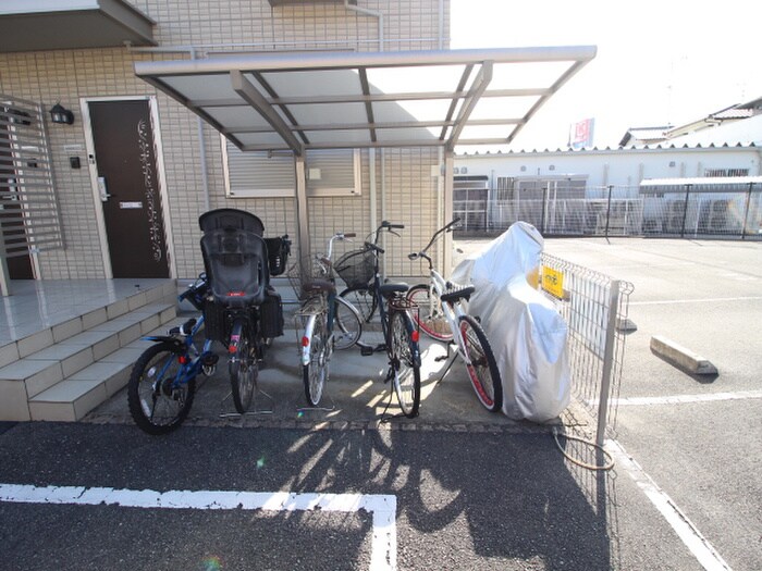 駐輪場 アネックス松香園