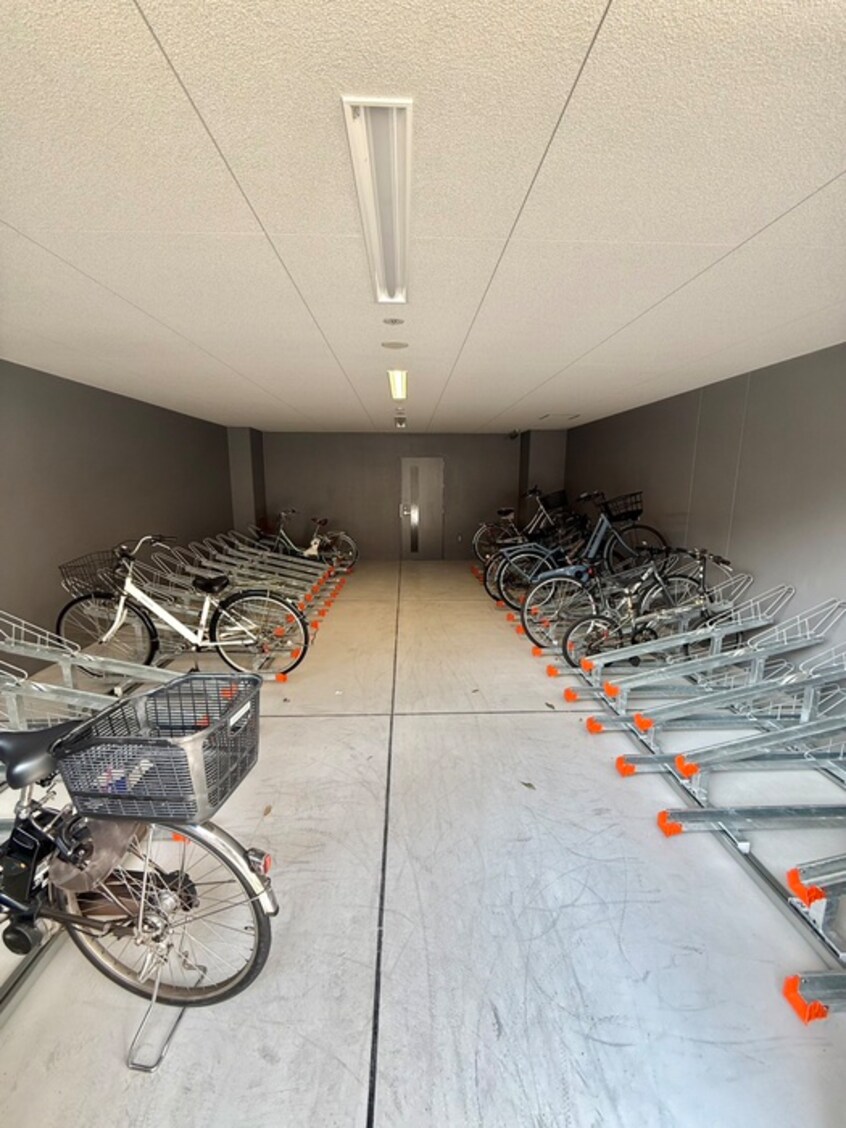 駐輪場 アービングNeo岸里