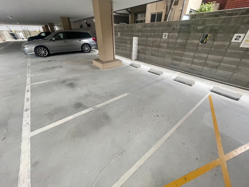 駐車場 クイ－ンライフ桑津