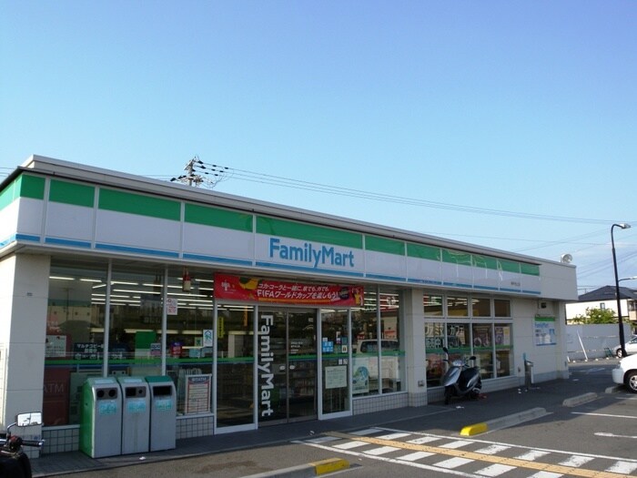 ファミリーマート池上店(スーパー)まで850m セ・メルヴェイユ伊川谷