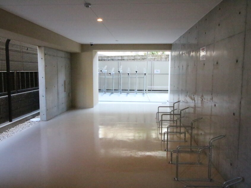 駐輪場 シルエラ御所南