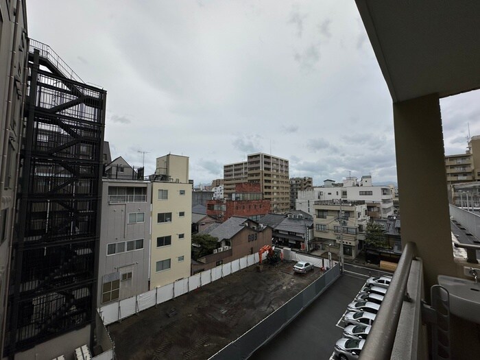 室内からの展望 シルエラ御所南