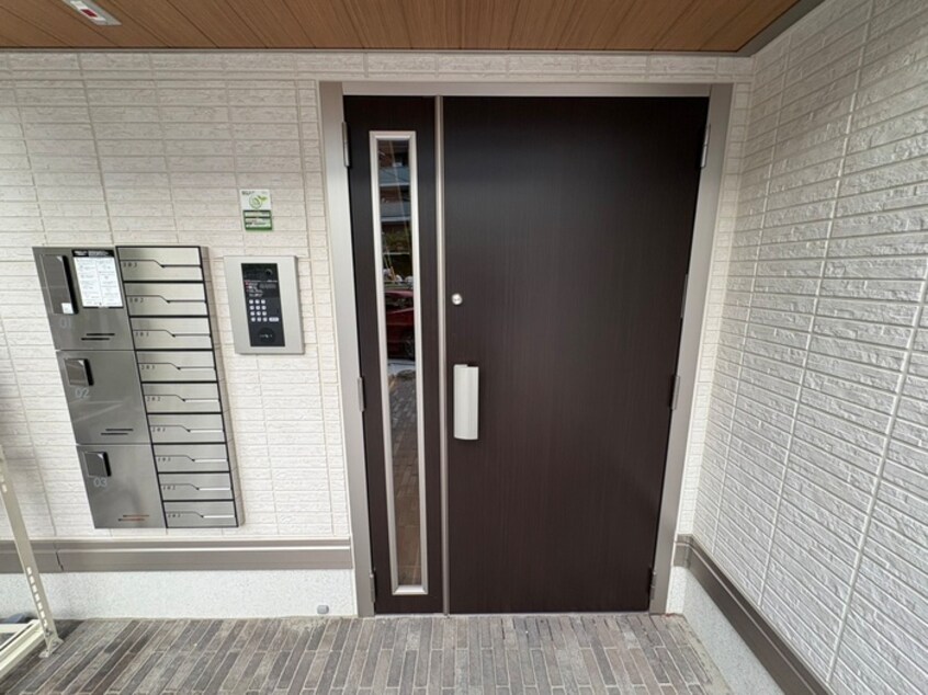 エントランス部分 ルミエD・高倉