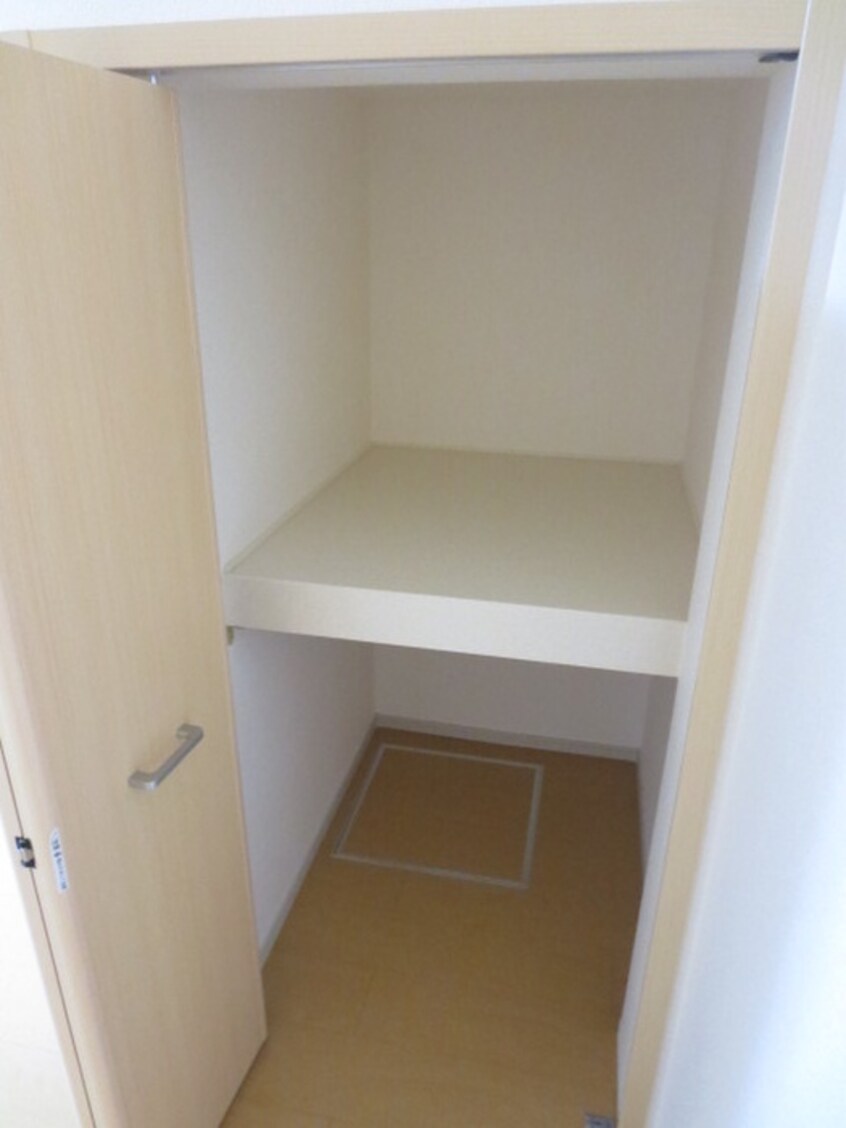 収納 モデッサ司