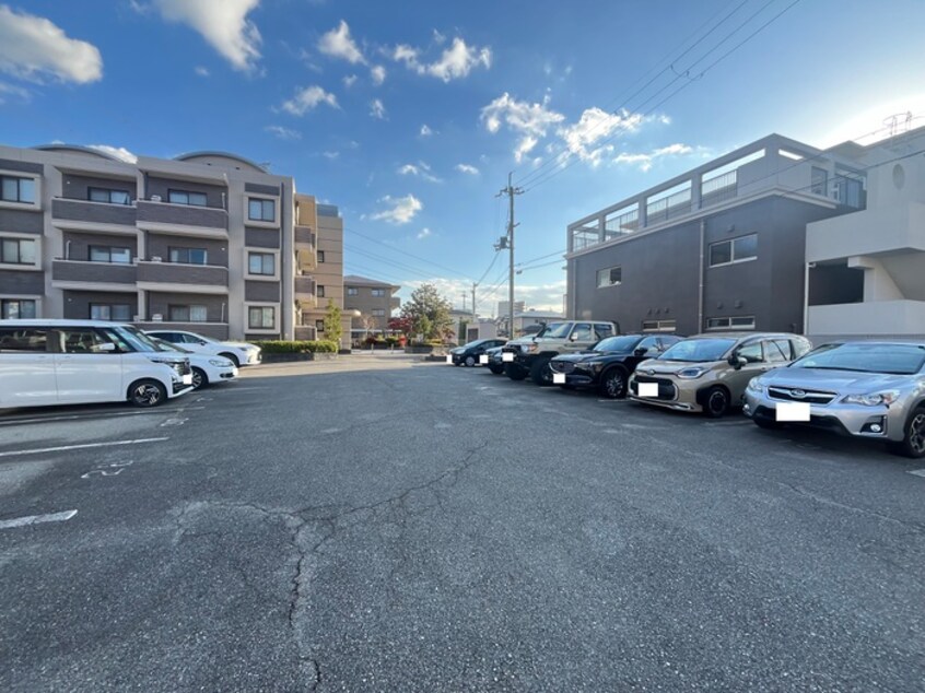 駐車場 フロ－レスタ