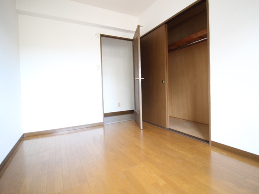 内観写真 フロ－レスタ