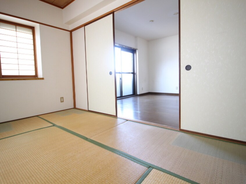 内観写真 フロ－レスタ