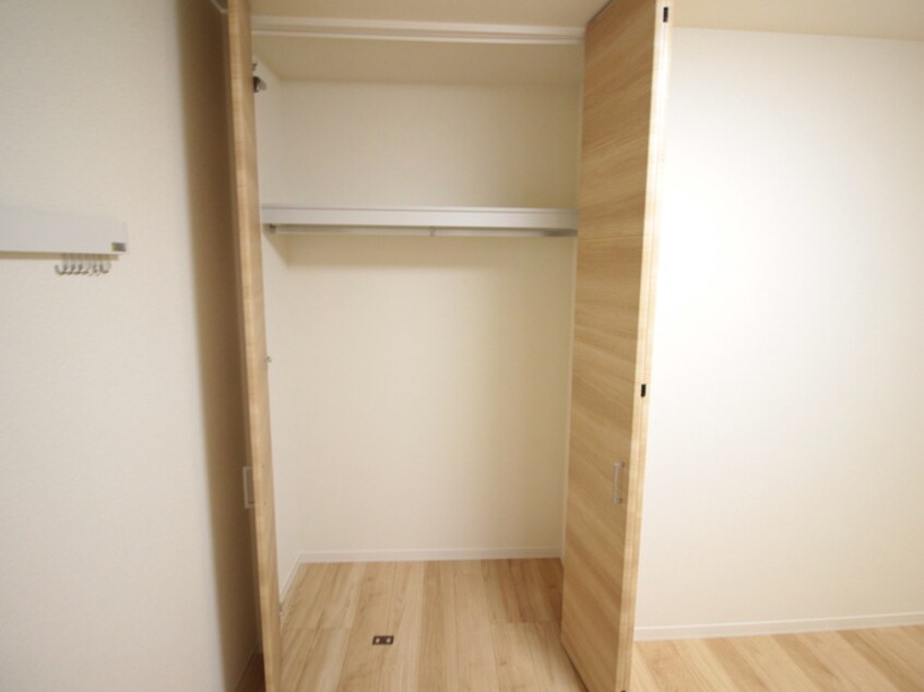 収納 茨木市シャーメゾンKNα