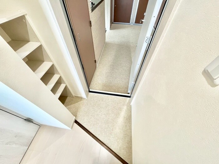 玄関 ヒルハイツ柴原駅前