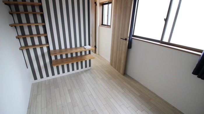 居室 芥川町2丁目貸家