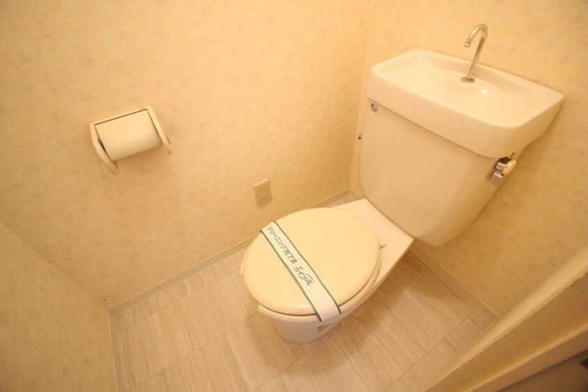 トイレ ルミエ－ル・マゴジⅡ