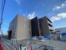 建築中