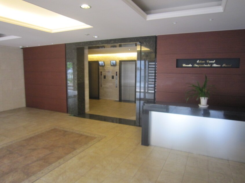 エントランス部分 ｴｽﾃﾑｺｰﾄ梅田天神橋ﾘﾊﾞｰﾌﾛﾝﾄ1104