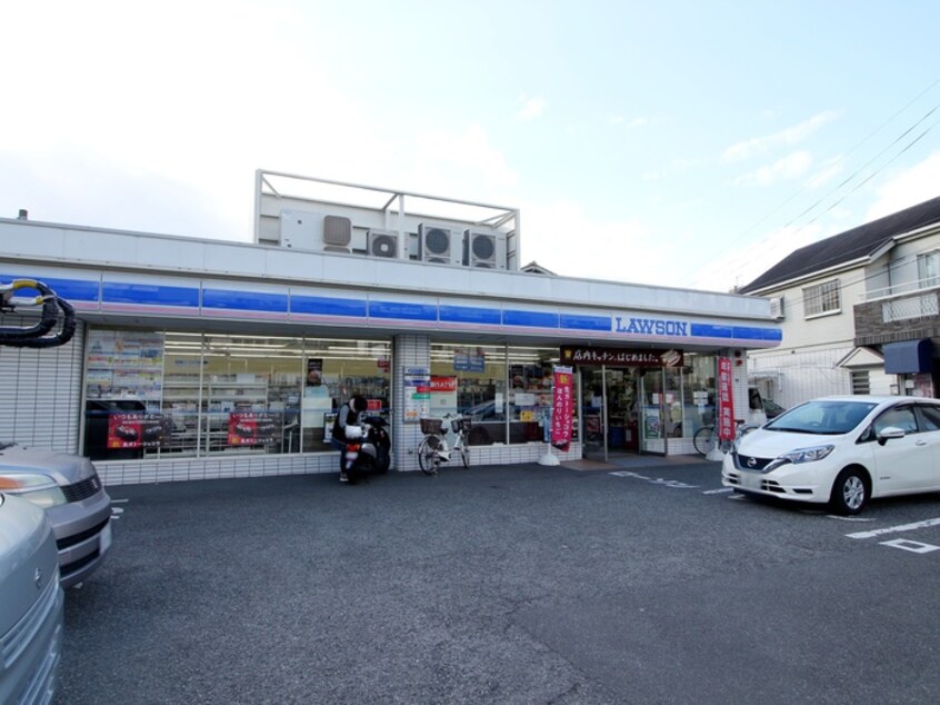 ローソン 豊中蛍池中町三丁目店(コンビニ)まで243m マンション南風