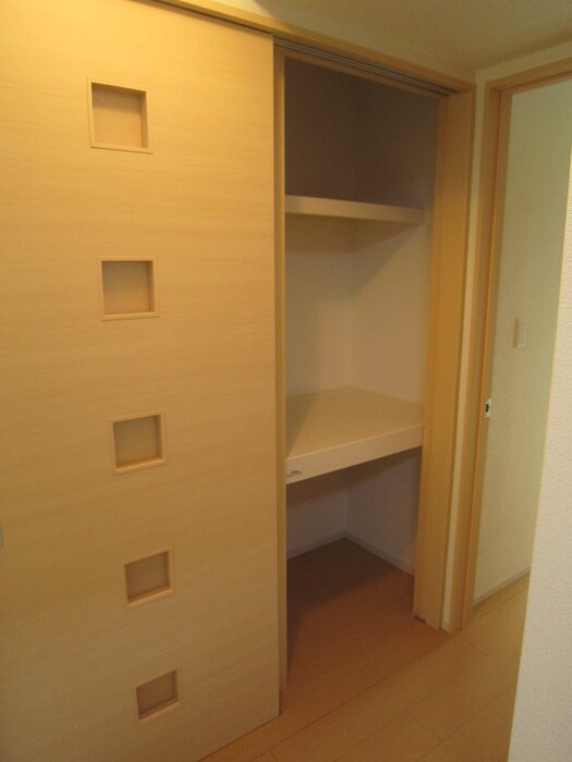 収納 メゾン・ロザージュ